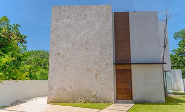 Casa en en venta en Akumal, 3 recámaras en residencial privada, jacuzzi y alberca privada.