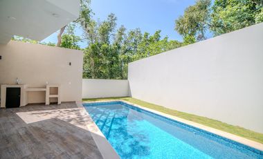 Casa en en venta en Akumal, 3 recámaras en residencial privada, jacuzzi y alberca privada.