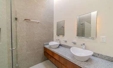 Casa en en venta en Akumal, 3 recámaras en residencial privada, jacuzzi y alberca privada.