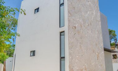 Casa en en venta en Akumal, 3 recámaras en residencial privada, jacuzzi y alberca privada.