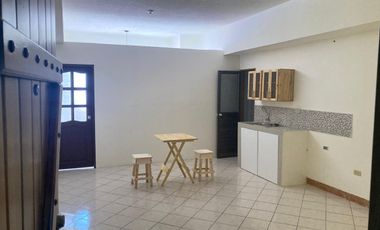 Suite en Alquiler, Edificio El Forum, Centro de Guayaquil  KarR