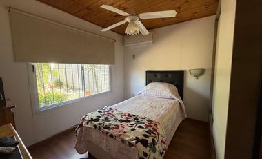 VENTA CASA CON PILETA