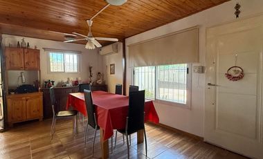 VENTA CASA CON PILETA