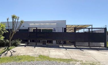 VENTA CASA CON PILETA