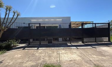 VENTA CASA CON PILETA