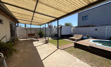 VENTA CASA CON PILETA