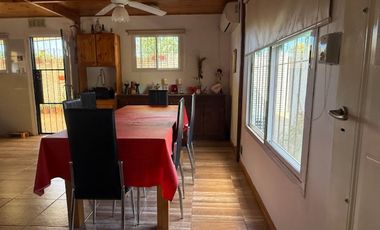 VENTA CASA CON PILETA