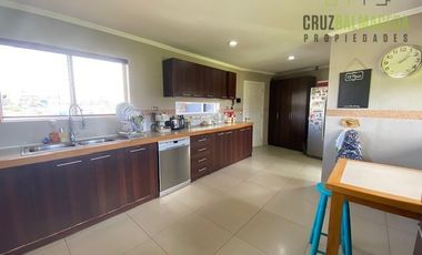 Casa en Arriendo en Amplia casa en condominio Graneros de Puerto Varas