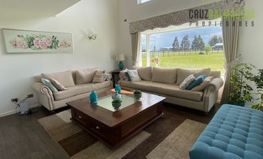 Casa en Arriendo en Amplia casa en condominio Graneros de Puerto Varas