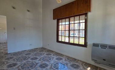 CASA DE 3 AMB EN VENTA EN EL TALAR DE PACHECO