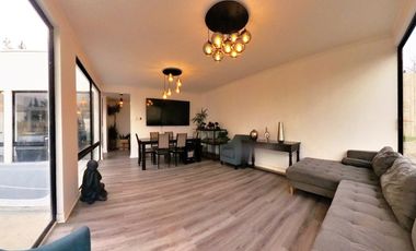 Casa en venta c/ estacionamiento en Lo Cañas - Alto Macul