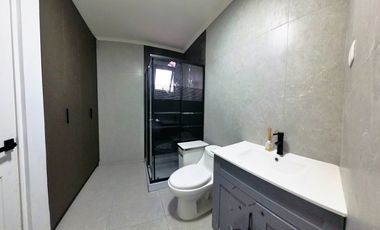 Casa en venta c/ estacionamiento en Lo Cañas - Alto Macul