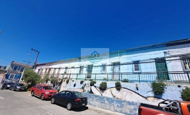 CERRO CARCEL-ARRIENDO CASA 1D/1B CON PATIO