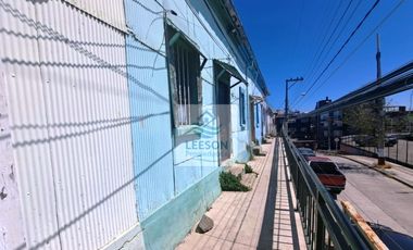 CERRO CARCEL-ARRIENDO CASA 1D/1B CON PATIO