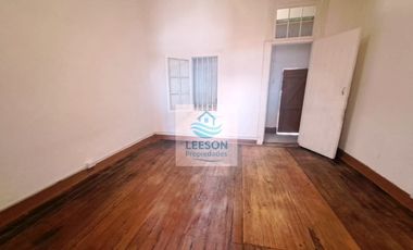 CERRO CARCEL-ARRIENDO CASA 1D/1B CON PATIO