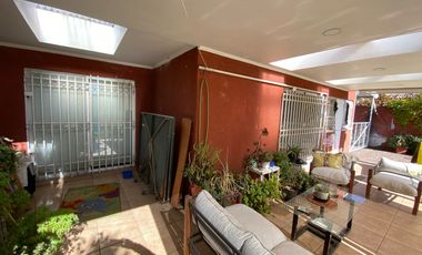 VENDO CASA MUY GRANDE EN CURICO