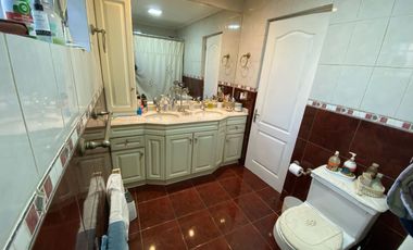 VENDO CASA MUY GRANDE EN CURICO