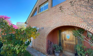 VENDO CASA MUY GRANDE EN CURICO