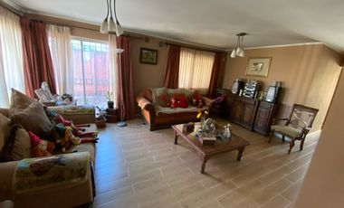 VENDO CASA MUY GRANDE EN CURICO