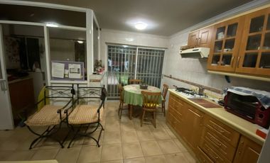 VENDO CASA MUY GRANDE EN CURICO