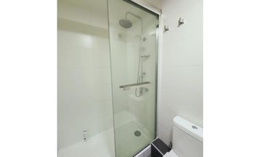 Cómodo depto. en arriendo en edificio Mondrian