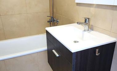 GRAN BALCON A LA LAGUNA. 2 COCHERAS.