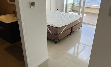 GRAN BALCON A LA LAGUNA. 2 COCHERAS.