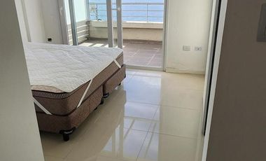 GRAN BALCON A LA LAGUNA. 2 COCHERAS.