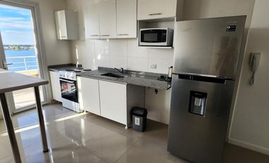 GRAN BALCON A LA LAGUNA. 2 COCHERAS.