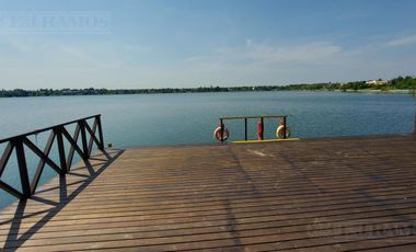 GRAN BALCON A LA LAGUNA. 2 COCHERAS.