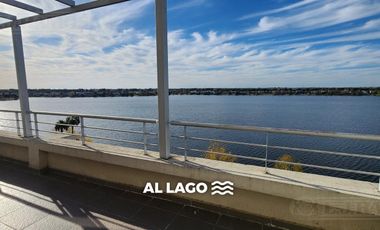 GRAN BALCON A LA LAGUNA. 2 COCHERAS.