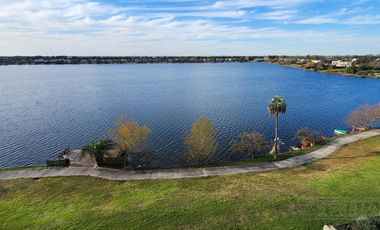 GRAN BALCON A LA LAGUNA. 2 COCHERAS.