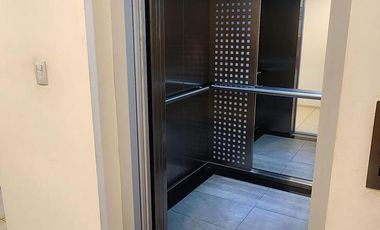 GRAN BALCON A LA LAGUNA. 2 COCHERAS.