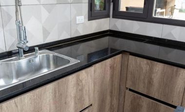 Venta de casa de 5 ambientes con jardín en La Reserva de Hudson