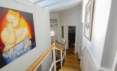 Casa de 6 ambientes de estilo arquitectónico antiguo en venta en Florida.