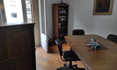 SEMIPISO FRANCES - 4 DORMITORIOS- VENTA - 5 Ambientes - Tribunales