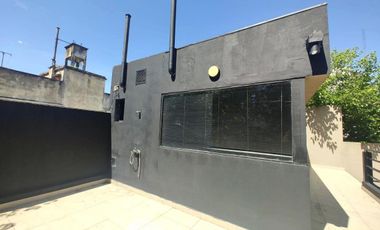 Casa en venta - 2 Dormitorios 2 Baños - 110Mts2 - Monte Castro