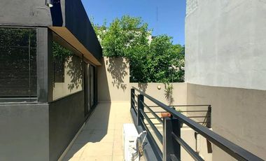 Casa en venta - 2 Dormitorios 2 Baños - 110Mts2 - Monte Castro