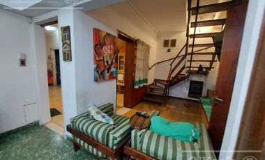 Casa 6 ambientes en venta.Quilmes. Apta credito