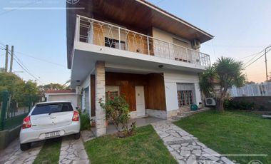 Casa 6 ambientes en venta.Quilmes. Apta credito