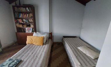 Casa 6 ambientes en venta.Quilmes. Apta credito