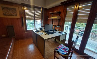 Casa 6 ambientes en venta.Quilmes. Apta credito