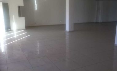 Edificio Comercial en Renta:  Inmejorable Ubicación y Potencial
