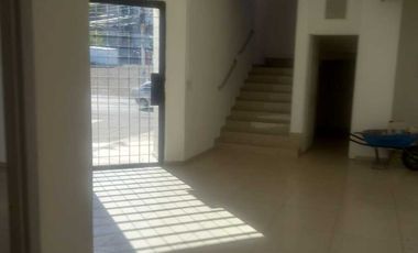 Edificio Comercial en Renta:  Inmejorable Ubicación y Potencial