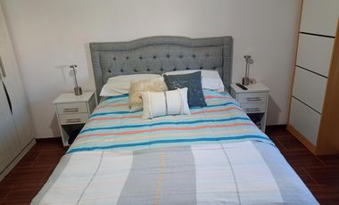 Venta casa 3 ambientes cochera y fondo-Apto Credito- Quilmes Oeste