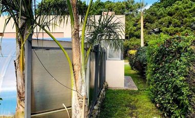 RETASADA! CASA AUTOSUSTENTABLE EN LA CALETA