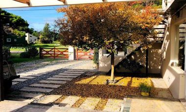 RETASADA! CASA AUTOSUSTENTABLE EN LA CALETA