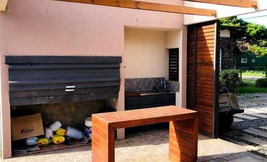 RETASADA! CASA AUTOSUSTENTABLE EN LA CALETA