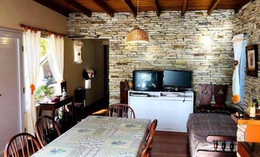 RETASADA! CASA AUTOSUSTENTABLE EN LA CALETA