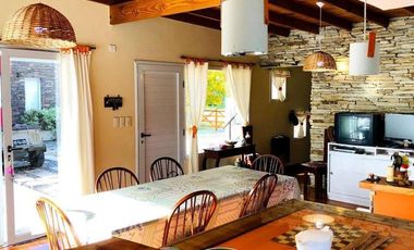 RETASADA! CASA AUTOSUSTENTABLE EN LA CALETA